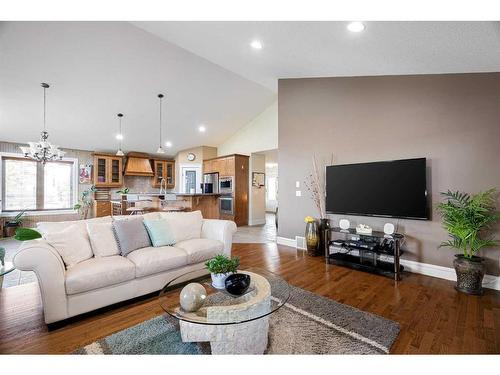 345 Sandpiper Road, Fort Mcmurray, AB - Indoor Photo Showing Living Room