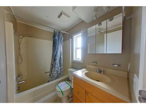 112 Caouette Crescent, Fort Mcmurray, AB - Indoor Photo Showing Bathroom