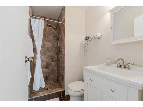 150 Bird Crescent, Fort Mcmurray, AB - Indoor Photo Showing Bathroom