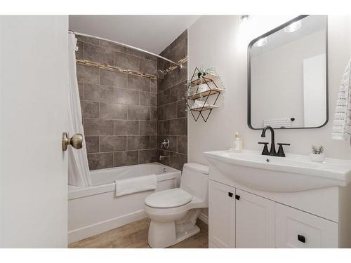 150 Bird Crescent, Fort Mcmurray, AB - Indoor Photo Showing Bathroom