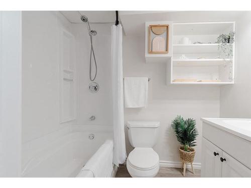 150 Bird Crescent, Fort Mcmurray, AB - Indoor Photo Showing Bathroom