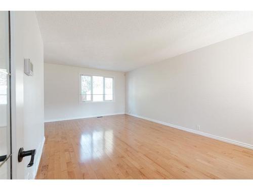 150 Bird Crescent, Fort Mcmurray, AB - Indoor Photo Showing Other Room