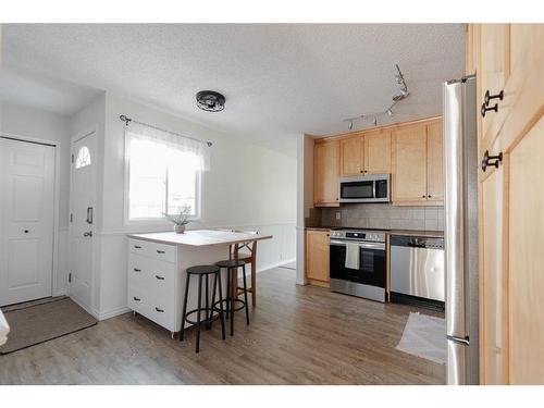 150 Bird Crescent, Fort Mcmurray, AB - Indoor Photo Showing Kitchen