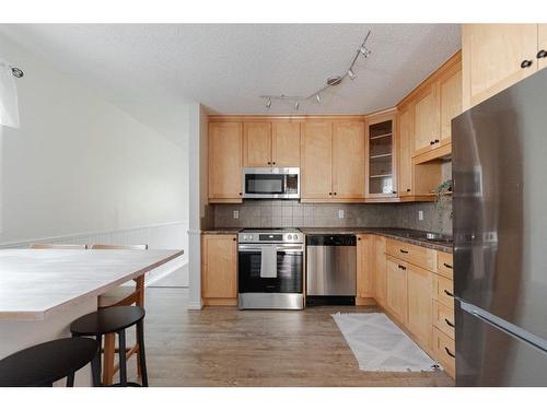 150 Bird Crescent, Fort Mcmurray, AB - Indoor Photo Showing Kitchen