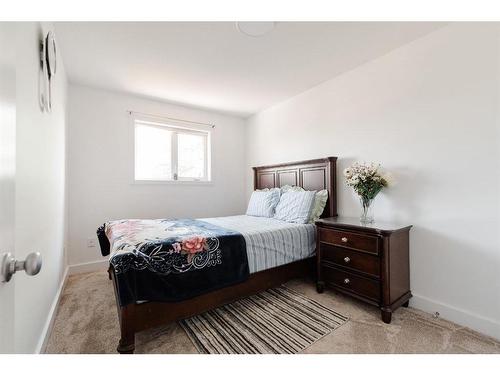 490 Pacific Crescent, Fort Mcmurray, AB - Indoor Photo Showing Bedroom