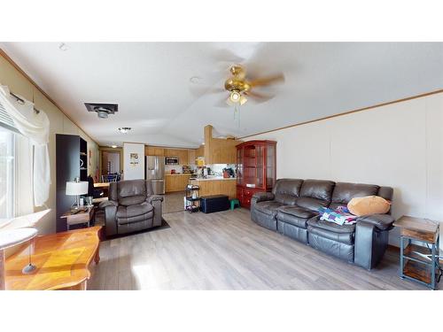 476 Harpe Way, Fort Mcmurray, AB - Indoor Photo Showing Living Room