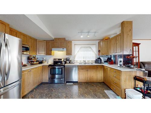 476 Harpe Way, Fort Mcmurray, AB - Indoor Photo Showing Kitchen With Double Sink