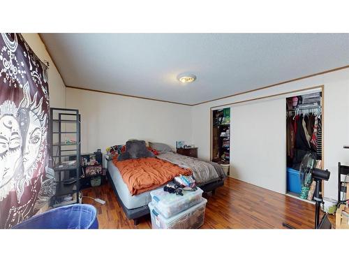 476 Harpe Way, Fort Mcmurray, AB - Indoor Photo Showing Bedroom