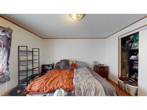 476 Harpe Way, Fort Mcmurray, AB - Indoor Photo Showing Bedroom