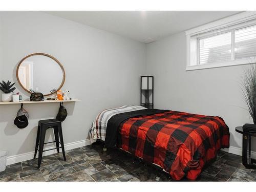 176 Mountain Avens Crescent, Fort Mcmurray, AB - Indoor Photo Showing Bedroom