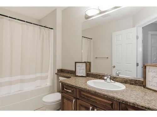 176 Mountain Avens Crescent, Fort Mcmurray, AB - Indoor Photo Showing Bathroom