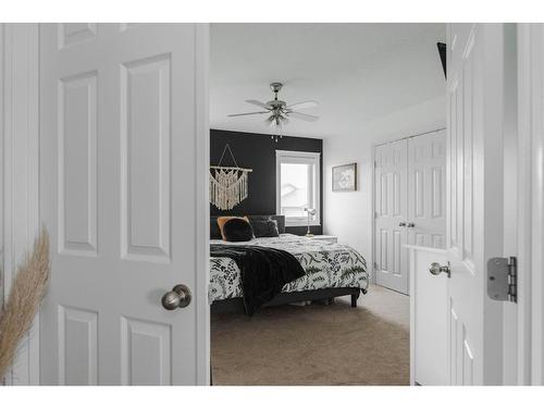 176 Mountain Avens Crescent, Fort Mcmurray, AB - Indoor Photo Showing Bedroom