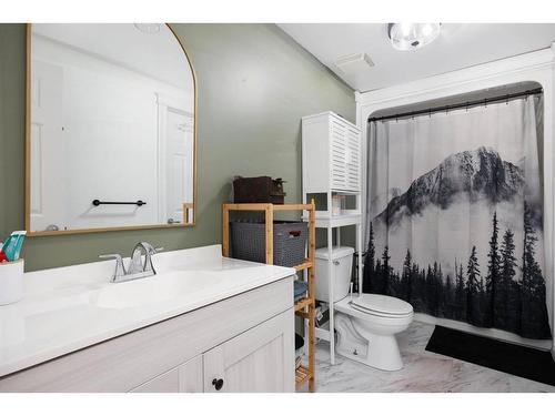 176 Cokerill Crescent, Fort Mcmurray, AB - Indoor Photo Showing Bathroom