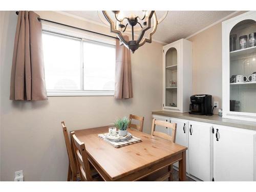 176 Cokerill Crescent, Fort Mcmurray, AB - Indoor Photo Showing Dining Room