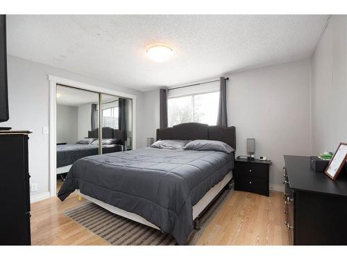 176 Cokerill Crescent, Fort Mcmurray, AB - Indoor Photo Showing Bedroom