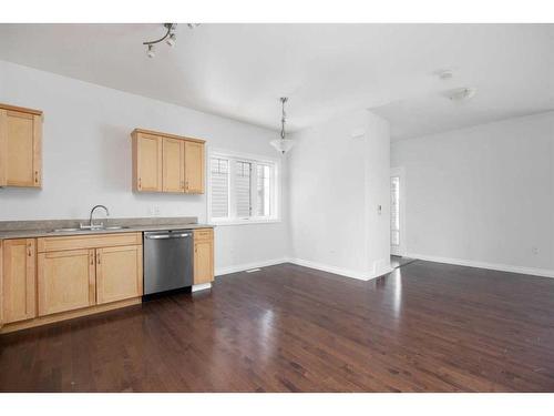 220 Sparrow Hawk Drive, Fort Mcmurray, AB - Indoor Photo Showing Kitchen