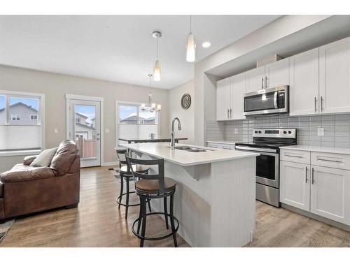 121 Collicott Drive, Fort Mcmurray, AB - Indoor Photo Showing Kitchen With Stainless Steel Kitchen With Double Sink With Upgraded Kitchen