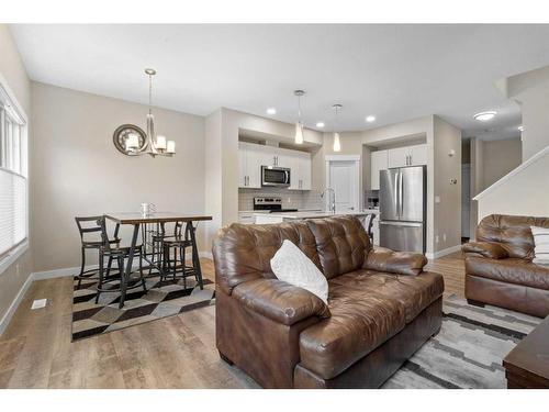 121 Collicott Drive, Fort Mcmurray, AB - Indoor Photo Showing Living Room