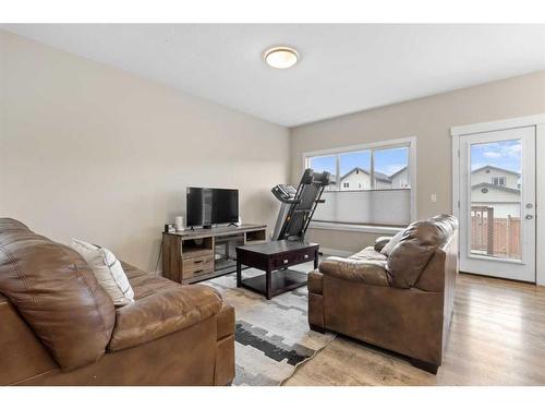 121 Collicott Drive, Fort Mcmurray, AB - Indoor Photo Showing Living Room