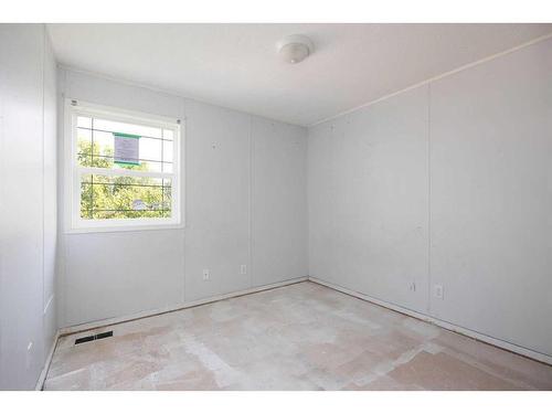 389 Mckinlay Crescent, Fort Mcmurray, AB - Indoor Photo Showing Other Room