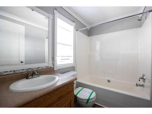 389 Mckinlay Crescent, Fort Mcmurray, AB - Indoor Photo Showing Bathroom