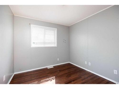 389 Mckinlay Crescent, Fort Mcmurray, AB - Indoor Photo Showing Other Room