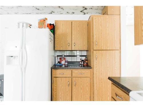 61 Alberta Drive, Fort Mcmurray, AB - Indoor Photo Showing Kitchen