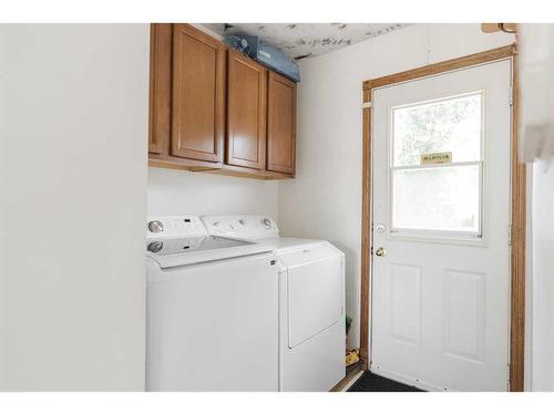 61 Alberta Drive, Fort Mcmurray, AB - Indoor Photo Showing Laundry Room