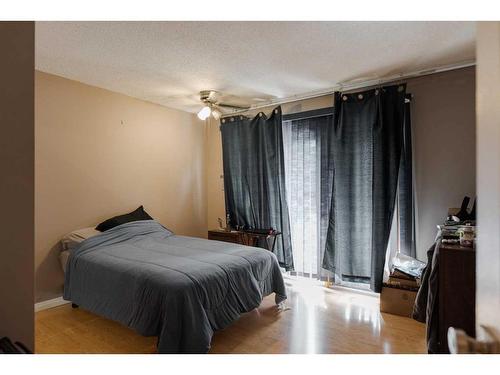 61 Alberta Drive, Fort Mcmurray, AB - Indoor Photo Showing Bedroom