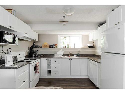 61 Alberta Drive, Fort Mcmurray, AB - Indoor Photo Showing Kitchen With Double Sink