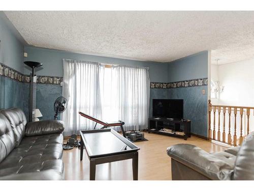 61 Alberta Drive, Fort Mcmurray, AB - Indoor Photo Showing Living Room