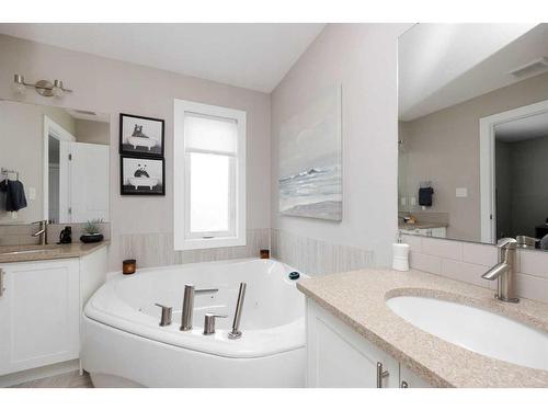 53-284 Shalestone Way, Fort Mcmurray, AB - Indoor Photo Showing Bathroom