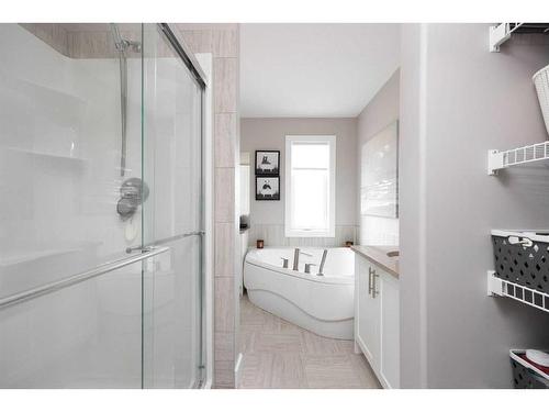 53-284 Shalestone Way, Fort Mcmurray, AB - Indoor Photo Showing Bathroom