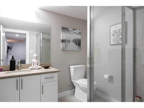 53-284 Shalestone Way, Fort Mcmurray, AB - Indoor Photo Showing Bathroom