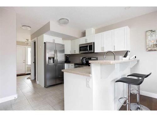 53-284 Shalestone Way, Fort Mcmurray, AB - Indoor Photo Showing Kitchen