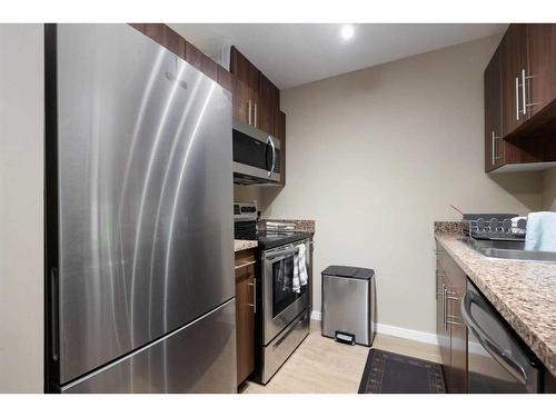 332-201 Abasand Drive, Fort Mcmurray, AB - Indoor Photo Showing Kitchen