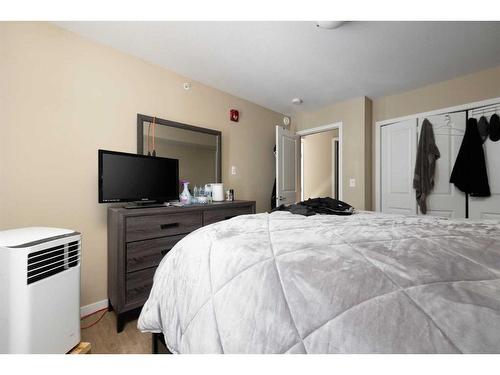 332-201 Abasand Drive, Fort Mcmurray, AB - Indoor Photo Showing Bedroom