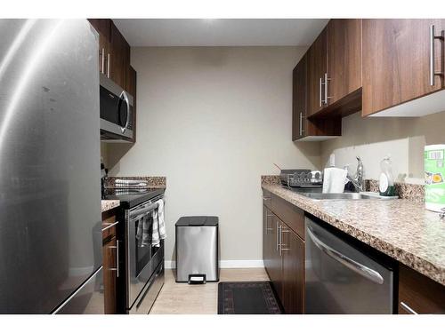 332-201 Abasand Drive, Fort Mcmurray, AB - Indoor Photo Showing Kitchen