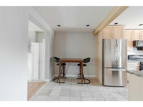 105 Graham Place, Fort Mcmurray, AB - Indoor Photo Showing Kitchen