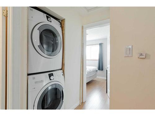 105 Graham Place, Fort Mcmurray, AB - Indoor Photo Showing Laundry Room