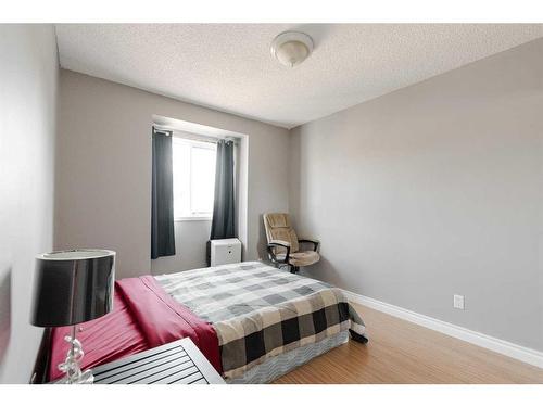 105 Graham Place, Fort Mcmurray, AB - Indoor Photo Showing Bedroom