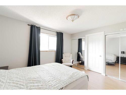 105 Graham Place, Fort Mcmurray, AB - Indoor Photo Showing Bedroom