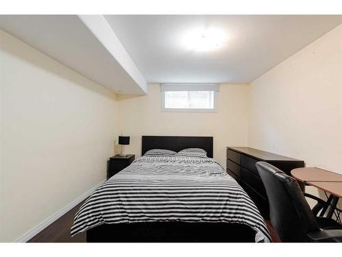 105 Graham Place, Fort Mcmurray, AB - Indoor Photo Showing Bedroom