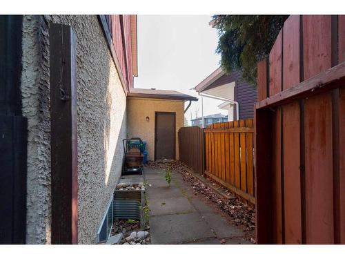 105 Graham Place, Fort Mcmurray, AB - Outdoor With Exterior