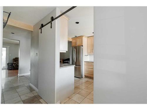 105 Graham Place, Fort Mcmurray, AB - Indoor Photo Showing Kitchen