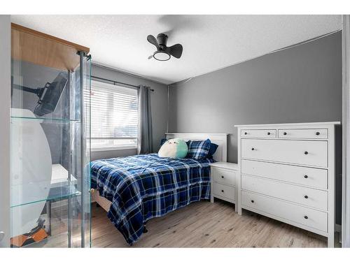 113 Pliska Crescent, Fort Mcmurray, AB - Indoor Photo Showing Bedroom