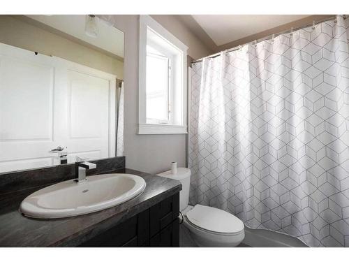 135 Arncliff Court, Fort Mcmurray, AB - Indoor Photo Showing Bathroom