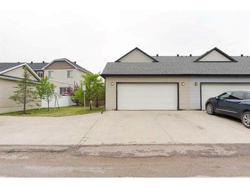 18-300 Sparrow Hawk Drive, Fort Mcmurray, AB - Outdoor