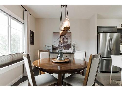 18-300 Sparrow Hawk Drive, Fort Mcmurray, AB - Indoor Photo Showing Dining Room