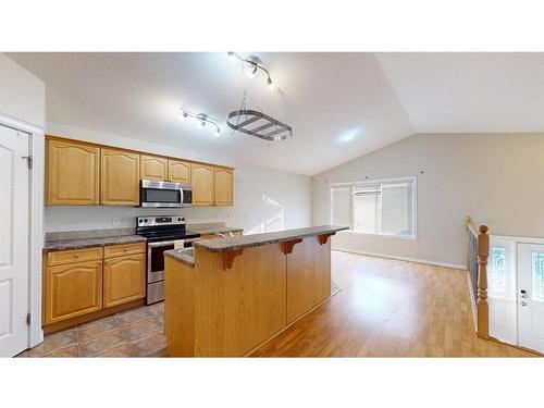 108 Fox Crescent, Fort Mcmurray, AB - Indoor Photo Showing Kitchen